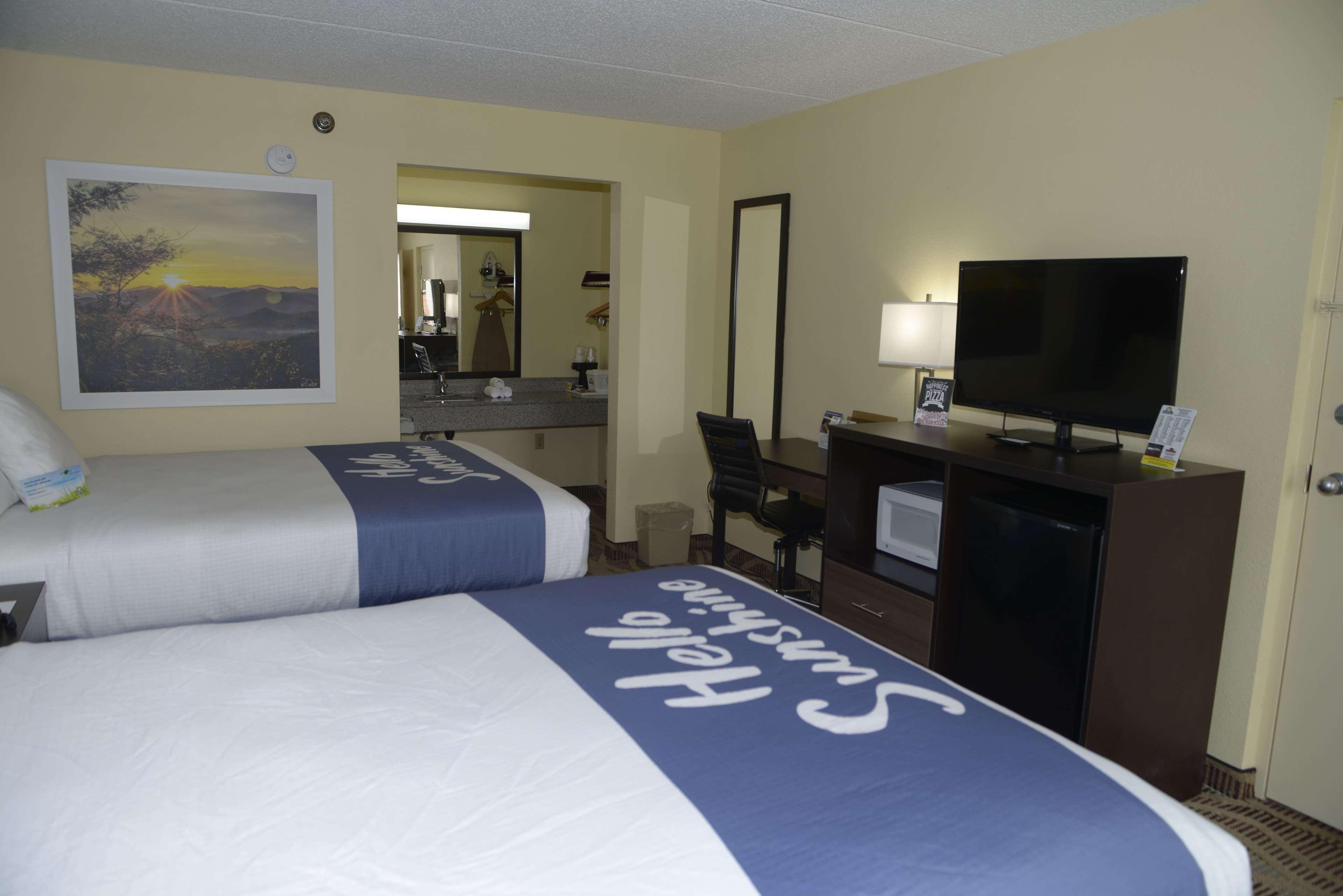 Days Inn By Wyndham Kodak/Sevierville Intrstate Smokeymntns Εξωτερικό φωτογραφία