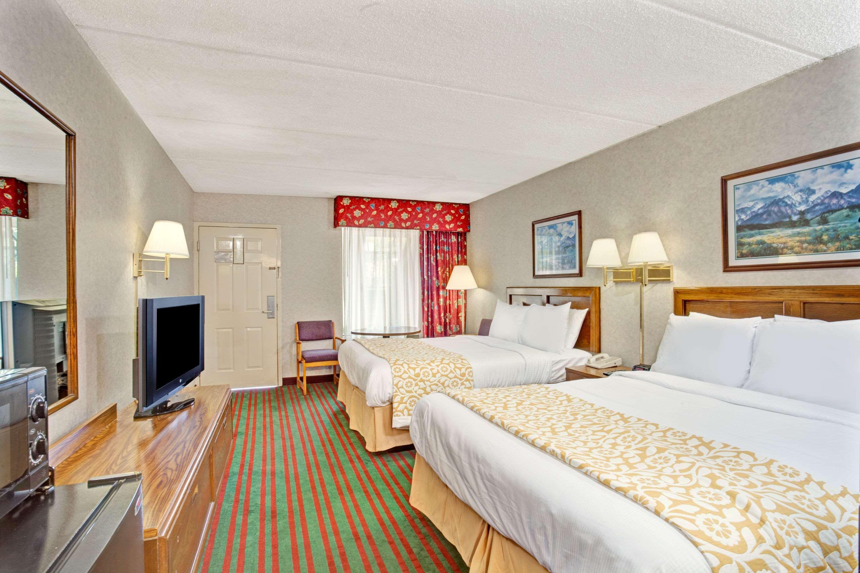 Days Inn By Wyndham Kodak/Sevierville Intrstate Smokeymntns Εξωτερικό φωτογραφία