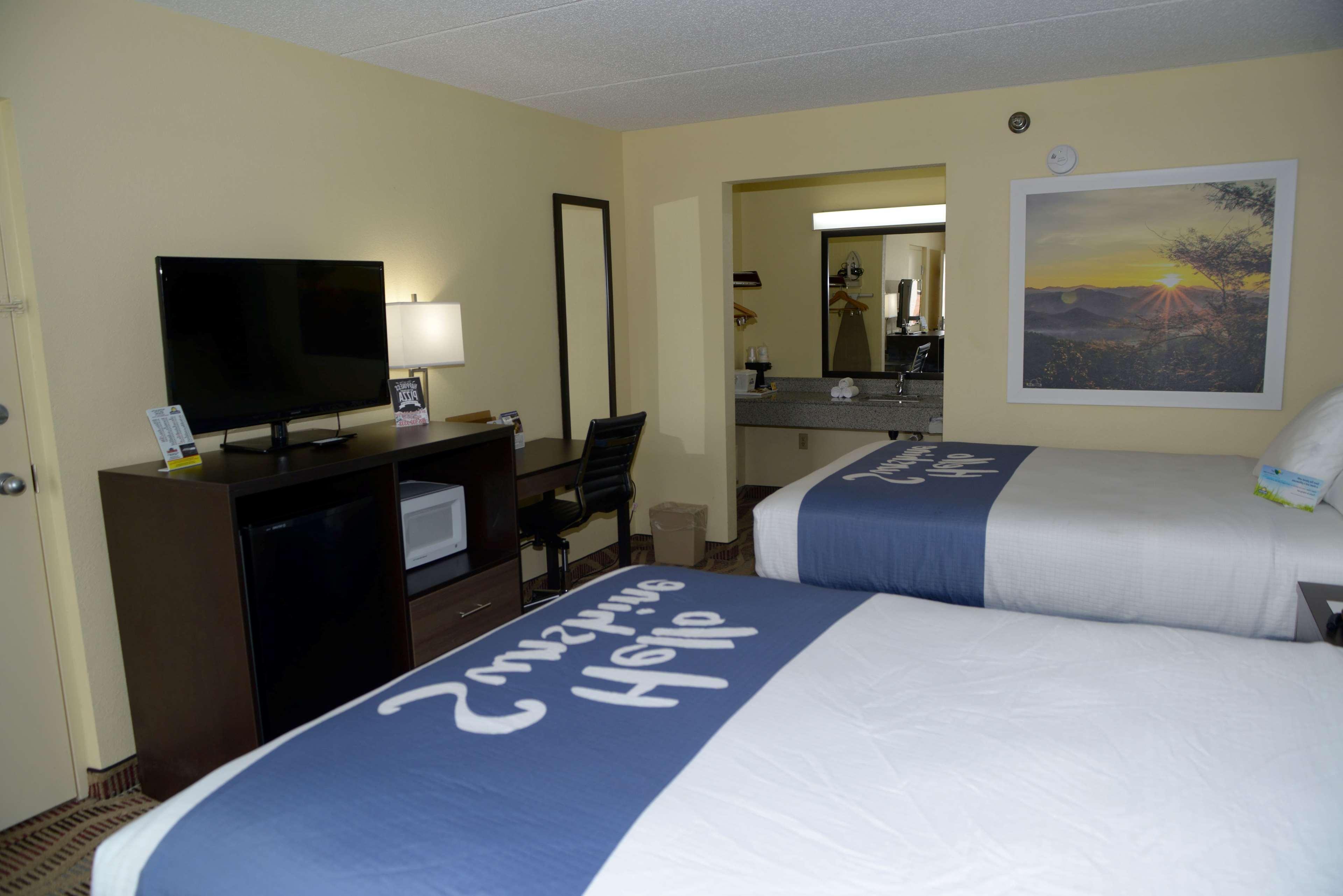 Days Inn By Wyndham Kodak/Sevierville Intrstate Smokeymntns Εξωτερικό φωτογραφία