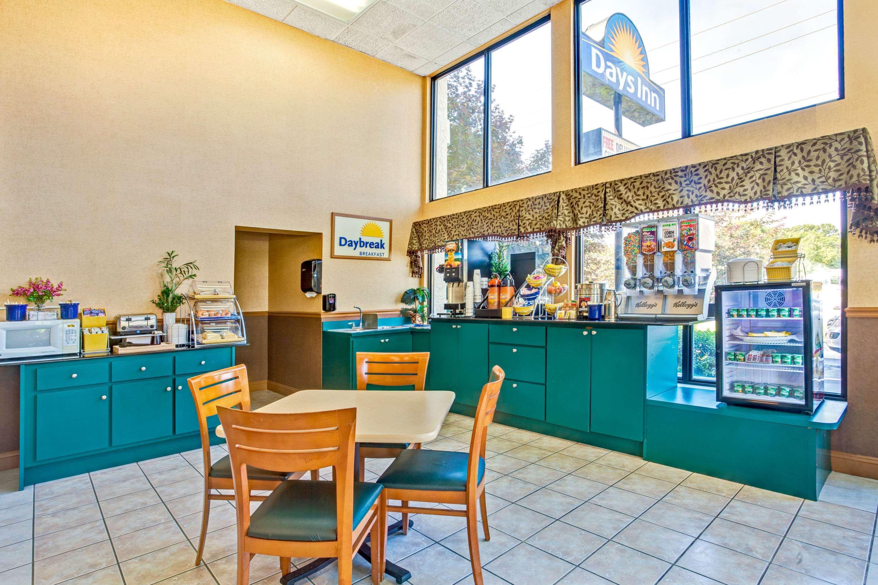 Days Inn By Wyndham Kodak/Sevierville Intrstate Smokeymntns Εξωτερικό φωτογραφία
